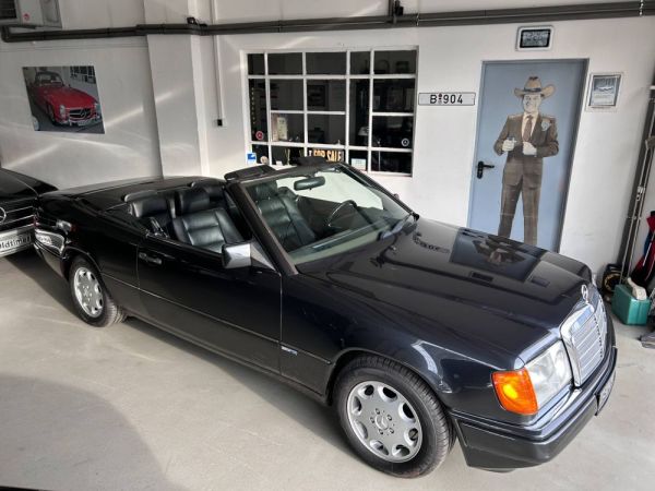 Mercedes-Benz 300 CE-24 1993 130122