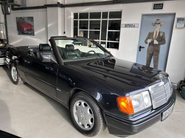 Mercedes-Benz 300 CE-24 1993 130125