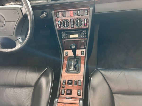 Mercedes-Benz 300 CE-24 1993 130128