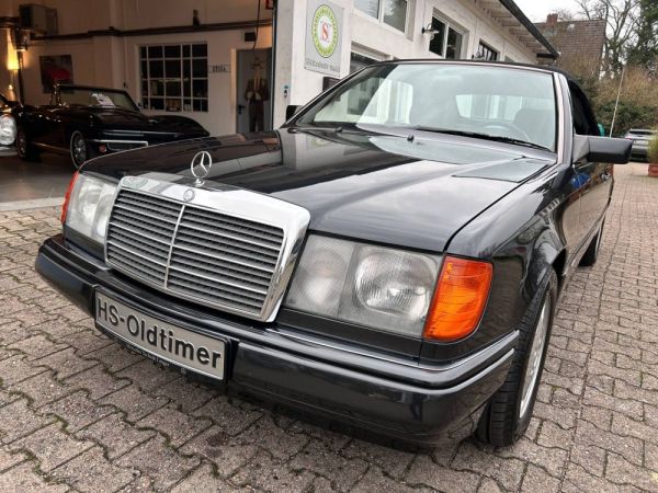 Mercedes-Benz 300 CE-24 1993 130133
