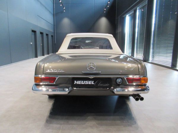 Mercedes-Benz 280 SL 1970 25714
