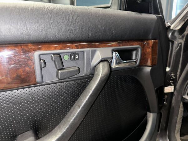 Mercedes-Benz 560 SEL 1988 25729