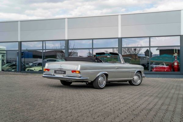 Mercedes-Benz 280 SE 3,5 1969 117120