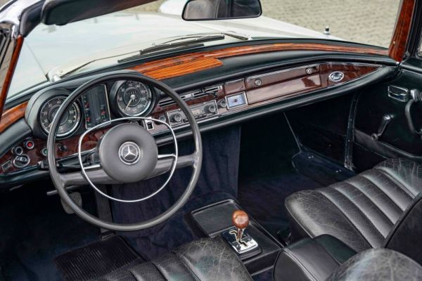 Mercedes-Benz 280 SE 3,5 1969 117124
