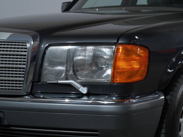 Mercedes-Benz 560 SEL 1988 118547