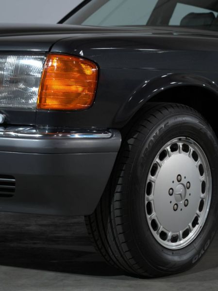 Mercedes-Benz 560 SEL 1988 118555