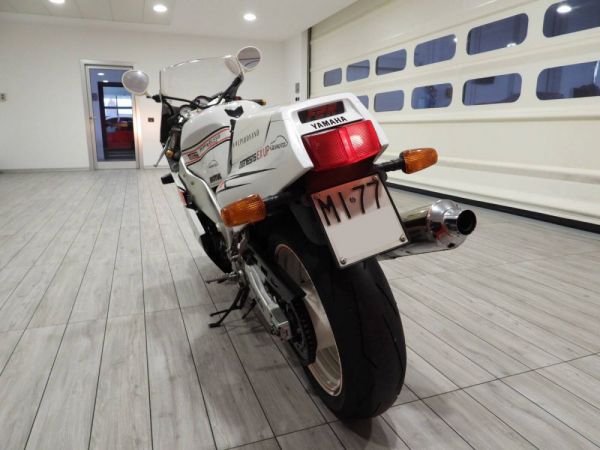 Yamaha FZR 1000 1990 72752