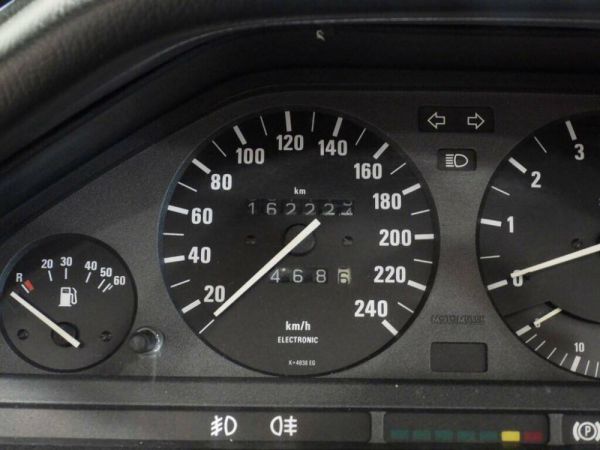 BMW 320i 1989 98284