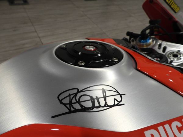 Ducati Panigale V4 R 2022 111580