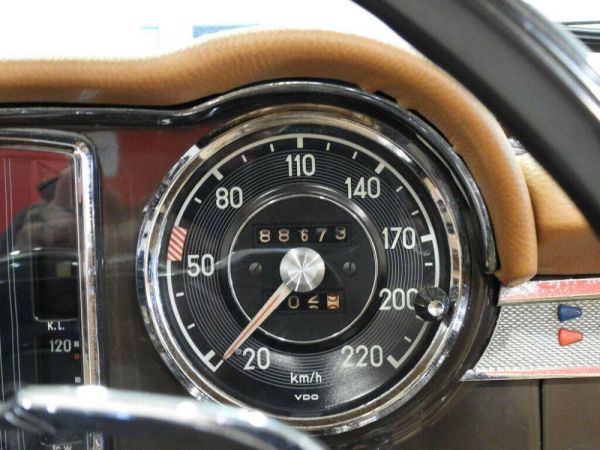 Mercedes-Benz 250 SL 1967 125985