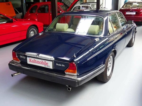Daimler Double Six 1988 111301