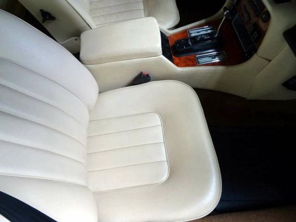 Daimler Double Six 1988 111308