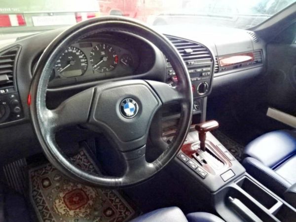 BMW 318i 1996 111320