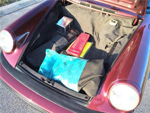 Porsche 911 Carrera 3.2 1984 459