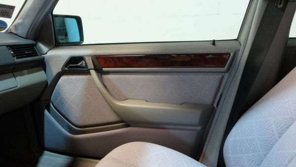 Mercedes-Benz E 220 T 1994 34928