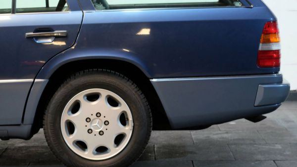 Mercedes-Benz E 220 T 1994 34932