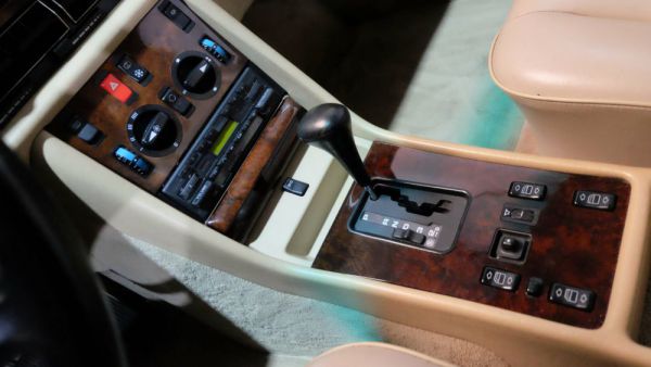 Mercedes-Benz 560 SEC 1986 104882