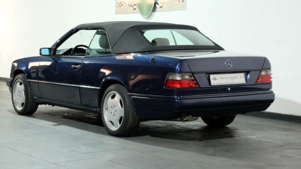 Mercedes-Benz E 220 1996 130928