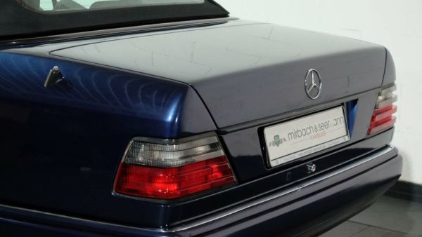 Mercedes-Benz E 220 1996 130929