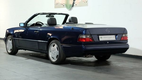 Mercedes-Benz E 220 1996 130930