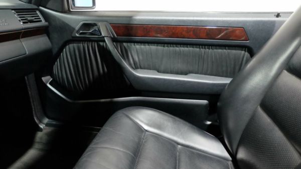 Mercedes-Benz E 220 1996 130936