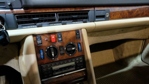 Mercedes-Benz 560 SEC 1987 130951