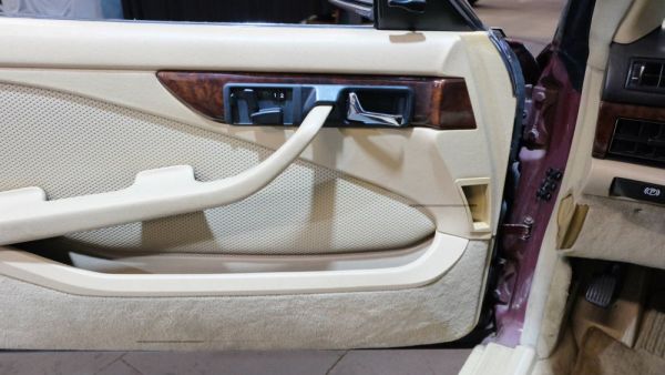 Mercedes-Benz 560 SEC 1987 130954