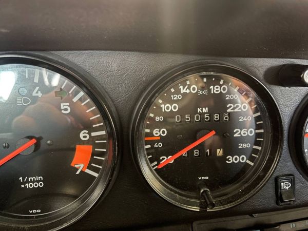 Porsche 911 Carrera 3.2 1987 128442