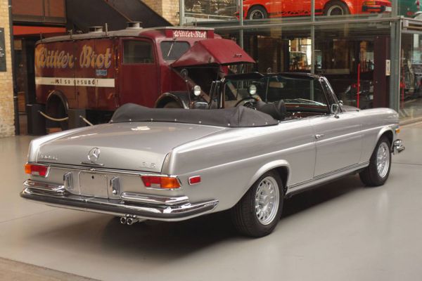 Mercedes-Benz 280 SE 3,5 1970 82445