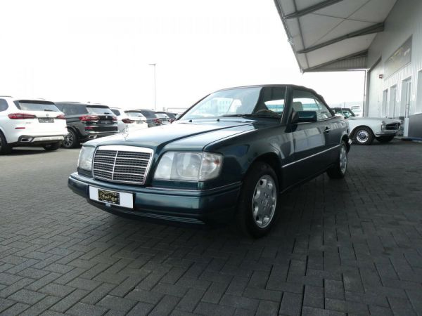 Mercedes-Benz E 220 1996 41697