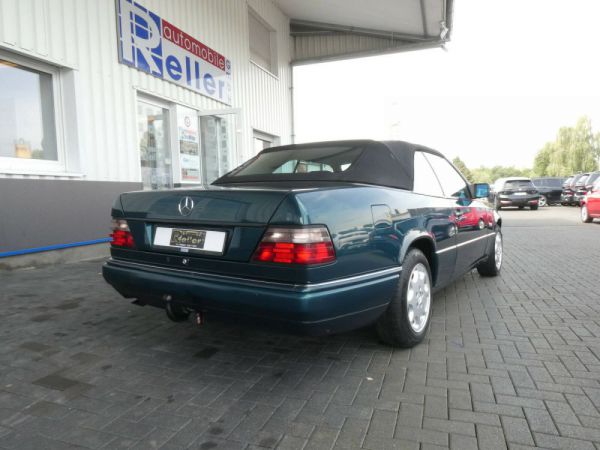 Mercedes-Benz E 220 1996 41698