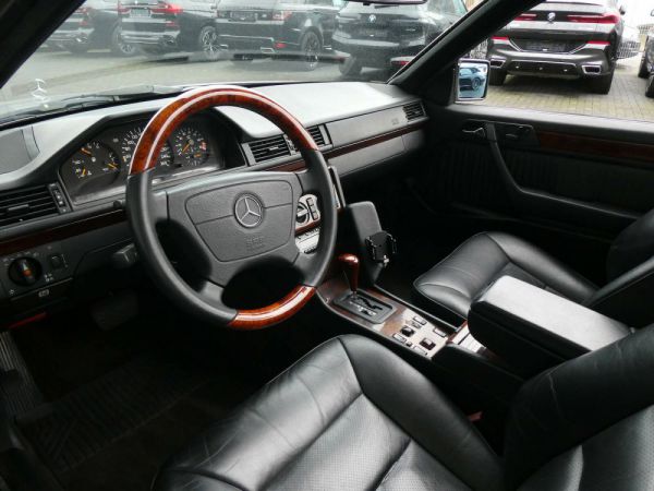 Mercedes-Benz E 320 1996 85202