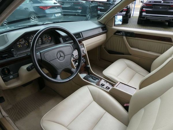 Mercedes-Benz E 320 1994 114564