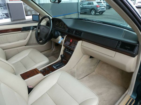 Mercedes-Benz E 320 1994 114567