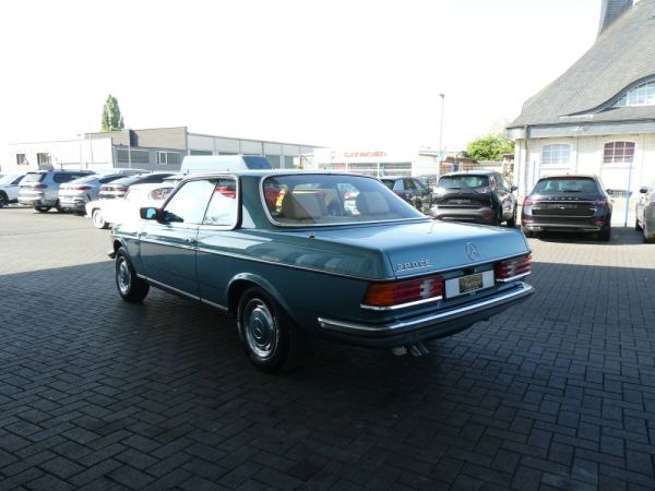 Mercedes-Benz 280 CE 1981 122901