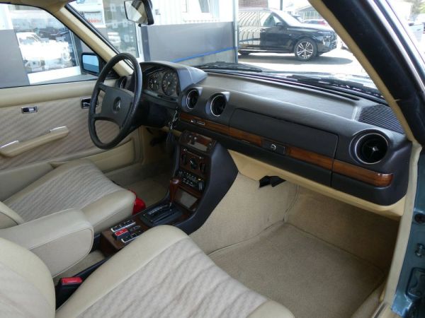 Mercedes-Benz 280 CE 1981 122906