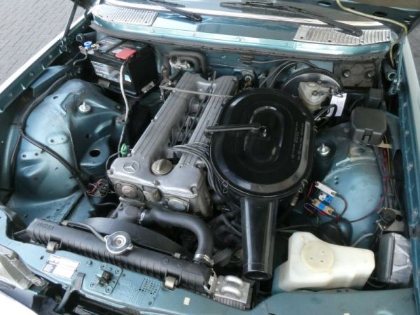 Mercedes-Benz 280 CE 1981 122911