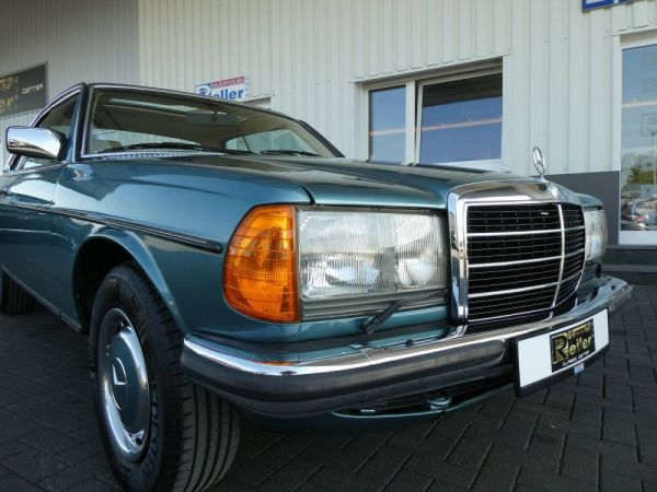 Mercedes-Benz 280 CE 1981 122912