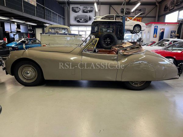 Jaguar XK 120 DHC 1953 42757