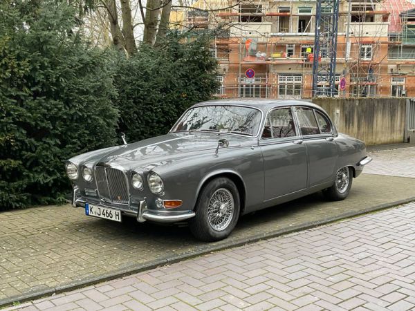 Jaguar 420 1968 64417