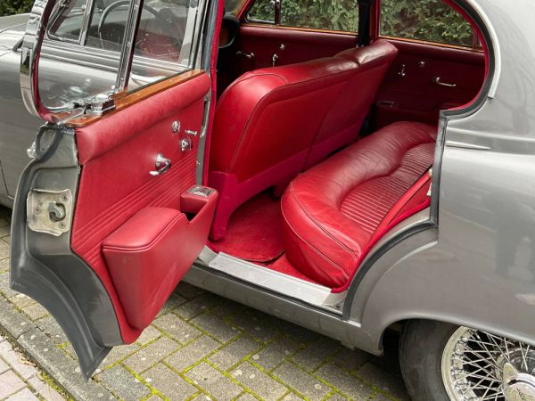 Jaguar 420 1968 64425