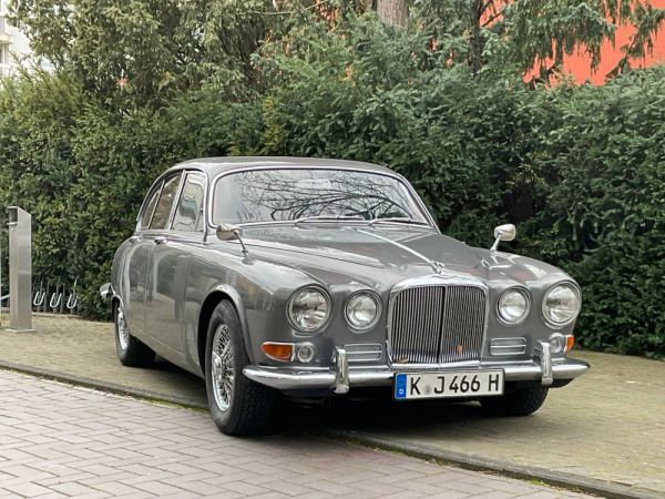 Jaguar 420 1968 64430