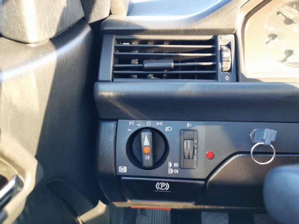 Mercedes-Benz 230 CE 1989 1853