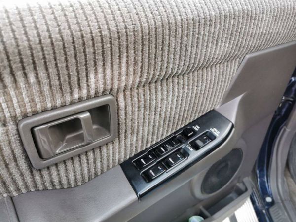 Nissan Terrano V6 1993 1886