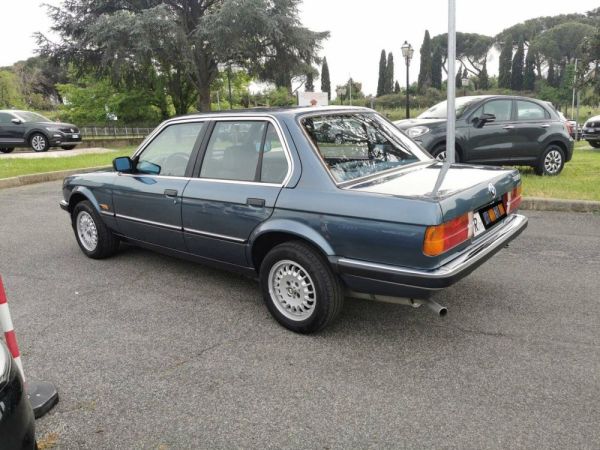 BMW 318i 1986 121049