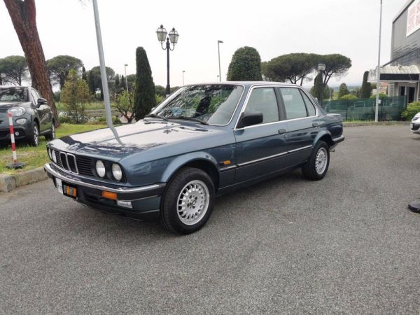 BMW 318i 1986 121050