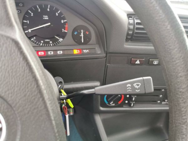 BMW 318i 1986 121055