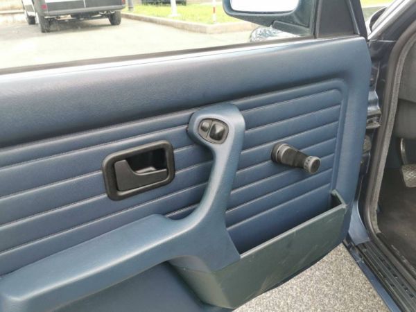 BMW 318i 1986 121061