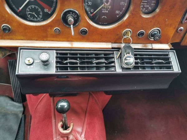 Jaguar 2.4 Litre 1958 121081