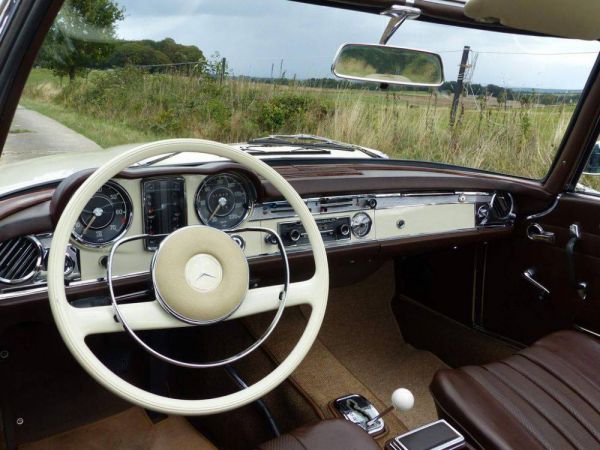 Mercedes-Benz 250 SL 1967 50393
